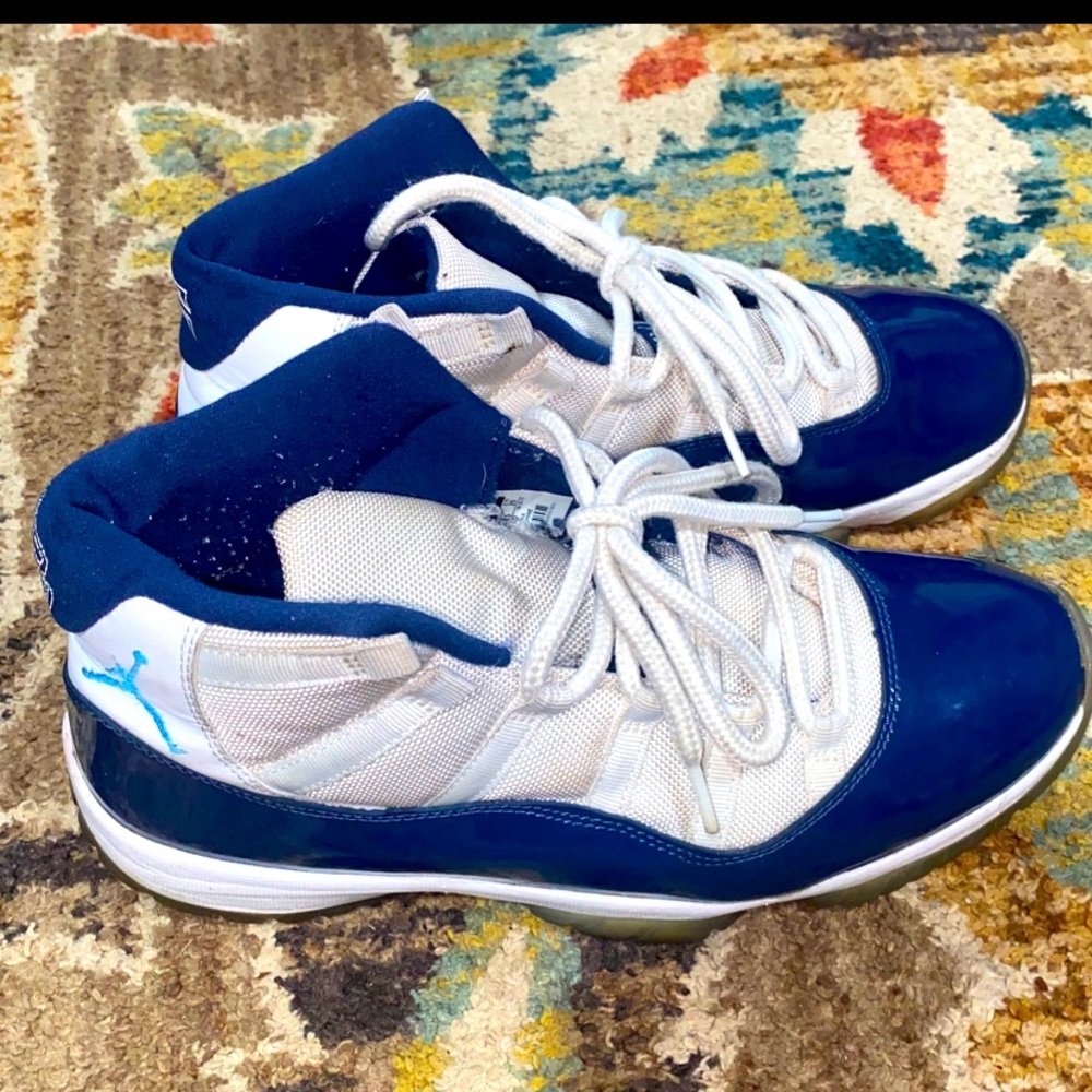 Jordan 11s Dark Navy Retro